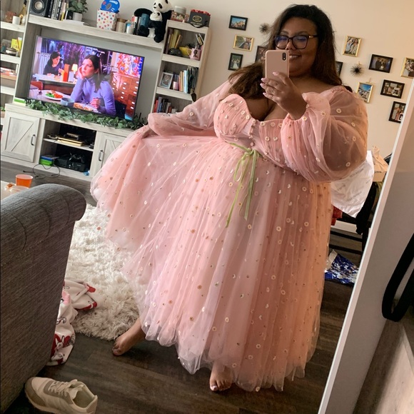 Plus size pink Teuta Matoshi gown size 28 - Picture 3 of 5